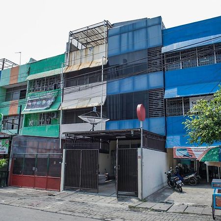 Reddoorz @ Jalan Biak Roxy Jacarta Exterior foto