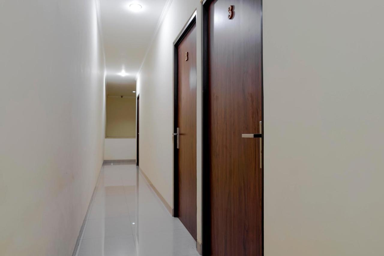 Reddoorz @ Jalan Biak Roxy Jacarta Exterior foto
