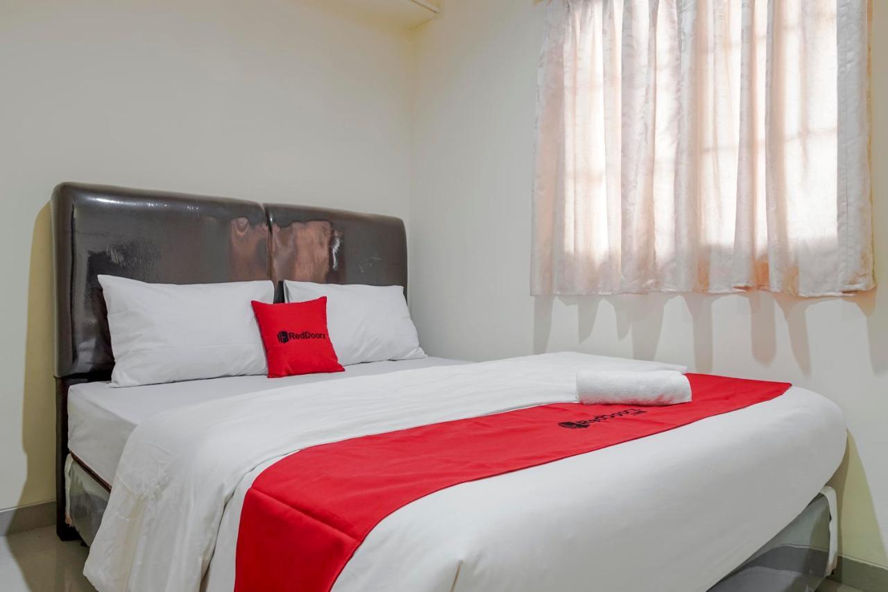 Reddoorz @ Jalan Biak Roxy Jacarta Exterior foto