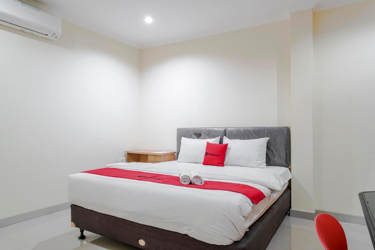 Reddoorz @ Jalan Biak Roxy Jacarta Exterior foto