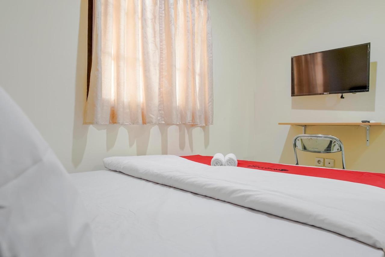 Reddoorz @ Jalan Biak Roxy Jacarta Exterior foto