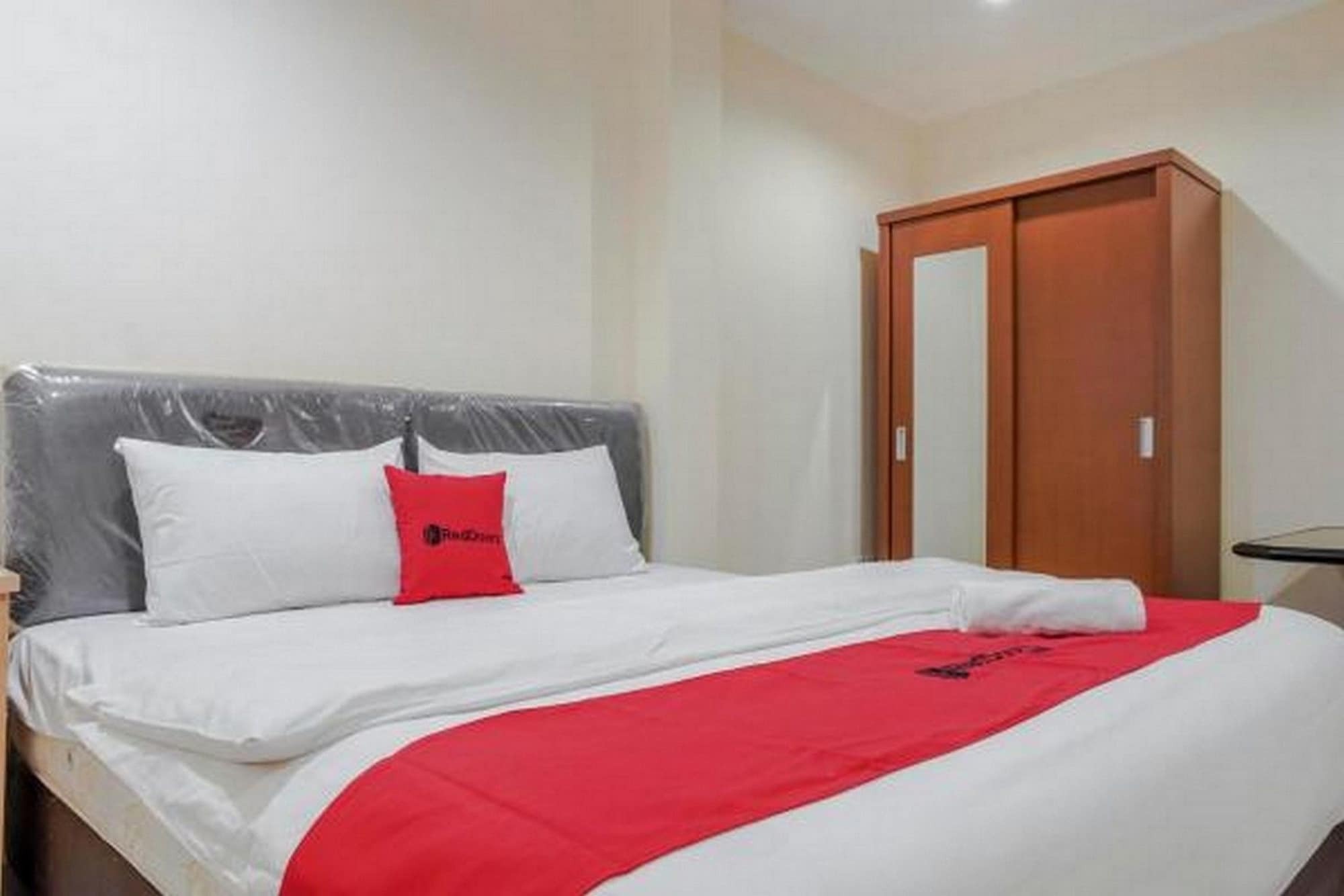 Reddoorz @ Jalan Biak Roxy Jacarta Exterior foto